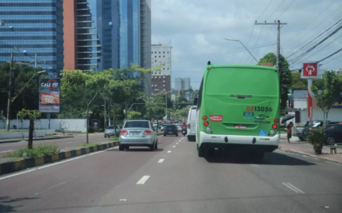 Apenas um dos 8 pré-candidatos quer reduzir a passagem de ônibus em Manaus