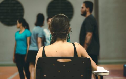 ‘Ybatinga - Narrativas Acrobáticas’