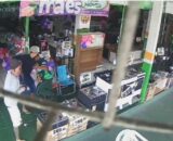 Trabalhador de loja na zona Leste é morto a tiros por dupla