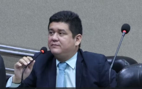 Justiça suspende processo de cassação do vereador suspeito de agredir mulher em Itacoatiara