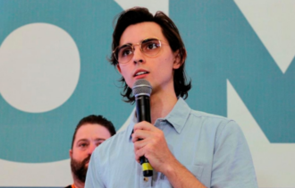 Amom Mandel leva invertida de outros pré-candidatos devido à idade