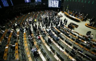'Saidinha de presos': veja como votaram os deputados e senadores do AM