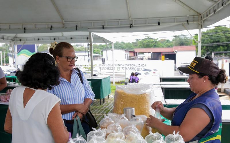 Edição especial da Feira de Produtos Regionais chega a sede da Suhab (Foto: Divulgação / SUHAB)