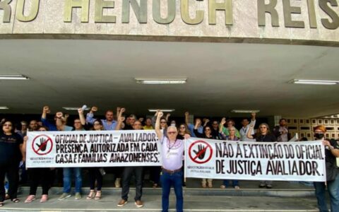Sindicalistas em manifestação contra lei do TJAM