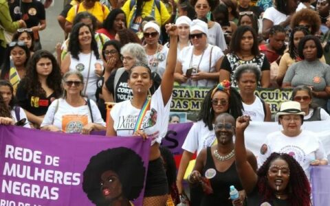 Desemprego entre jovens negras é 3 vezes superior ao dos homens brancos
