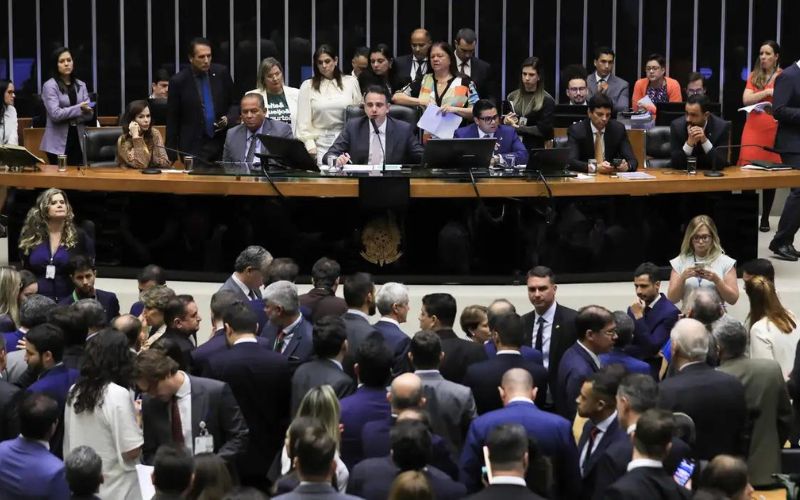 Congresso julga vetos de Lula; 'saidinha' vira 'questão de honra' para o governo