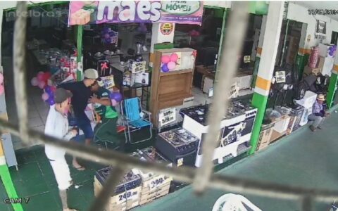 Trabalhador de loja na zona Leste é morto a tiros por dupla