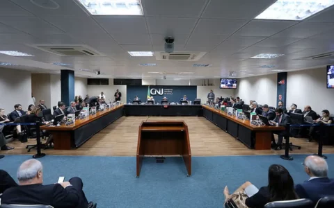 Eles são suspeitos de não ter cumprido ordens do STF