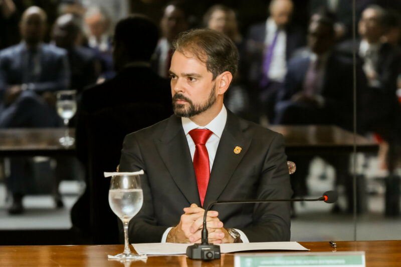 Dr Valdecy Urquiza
