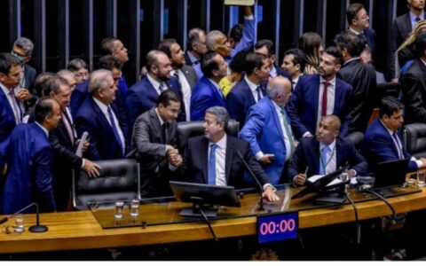 Projeto da Câmara não detalha causa para suspensão de mandato parlamentar