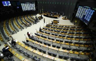 Relatório aponta que 68% dos parlamentares têm desempenho ruim no Congresso