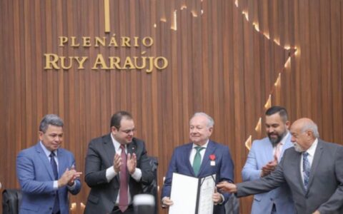 Desembargador João Simões é homenageado com a 'Medalha Ruy Araújo'