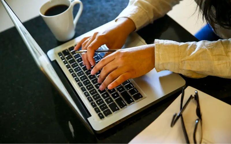 Líderes de pequenas e médias empresas enfrentam solidão na gestão