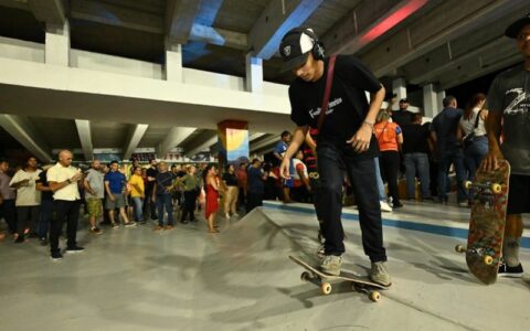 Prefeitura entrega primeira pista de skate coberta na zona Norte