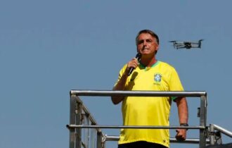 Gilmar Mendes diz que reverter a inelegibilidade de Bolsonaro no STF será 'muito difícil'
