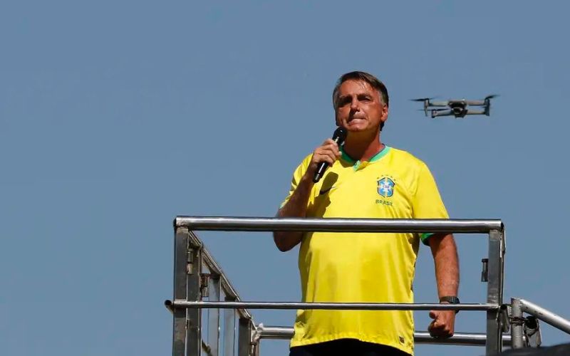 Gilmar Mendes diz que reverter a inelegibilidade de Bolsonaro no STF será ‘muito difícil’