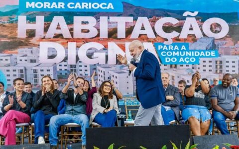 Presidente critica interrupção de programas sociais em governos anteriores