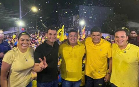 Assim como Brena, Mateus Assayag atrai multidão ao lançar pré-candidatura