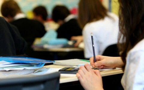 STF mantém suspensão de leis que proíbem linguagem neutra nas escolas