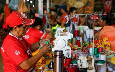 Boi Garantido leva sustentabilidade para a arena com a produção de penas artesanais