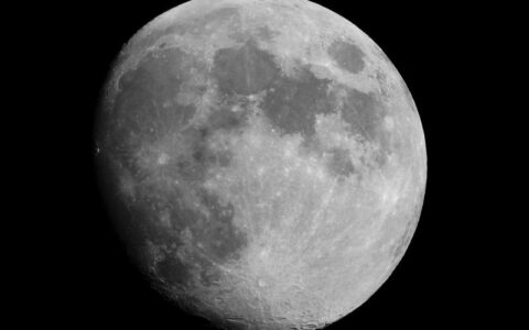 Sonda chinesa retorna à Terra com as primeiras amostras do lado distante da Lua