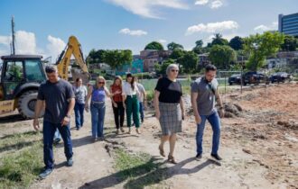 Representantes dos governos do AM e federal visitam obras da 'Casa da Mulher Brasileira'