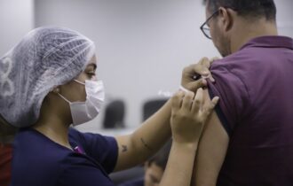 Assembleia Legislativa do Amazonas realiza ação de saúde com vacinação, ação educativa e testes rápidos