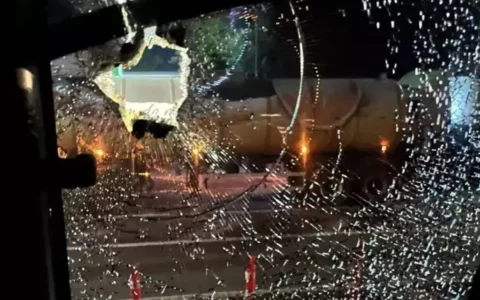 Após nova derrota, ônibus do Santos é atacado em rodovia