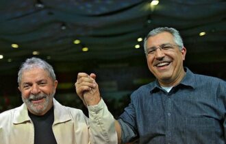 Lula decide retomar agenda com parlamentares, afirma Padilha