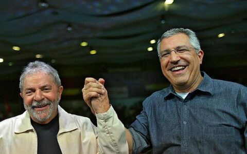 Lula decide retomar agenda com parlamentares, afirma Padilha