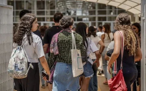 Prazo para pagar taxa de inscrição do Enem termina nesta quarta-feira