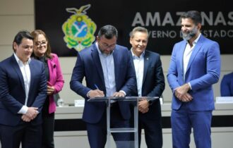 Wilson Lima assina pré-contrato para iniciar consultas públicas em áreas de projetos de REDD+