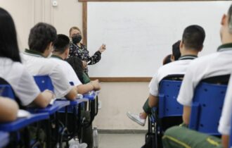 'Novo ensino médio não se aplica à realidade de alunos da rede pública do Amazonas', diz professor