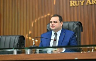 Relembre manobras polêmicas que tornaram Roberto Cidade presidente da Aleam até 2026