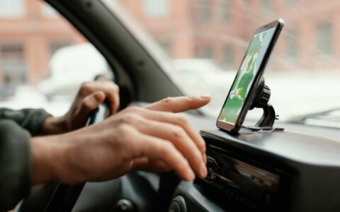 Uber assina acordo para combater violência contra mulheres