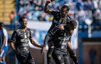 Amazonas FC enfrenta Mirassol em duelo decisivo pelo acesso à Série A do Brasileirão