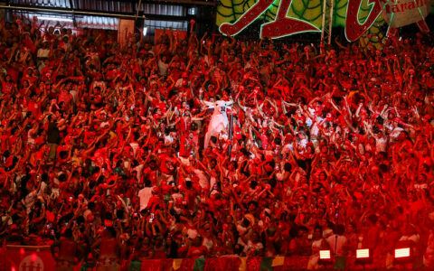 Boi Garantido abre a primeira noite do Festival de Parintins