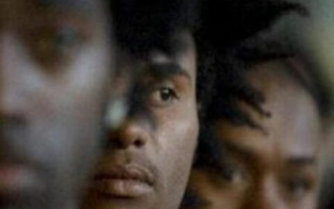 Homens negros morrem 4 vezes mais por arma de fogo do que brancos