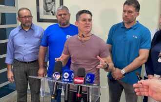 Sem divulgar data, prefeito confirma entrega de mais 15 ônibus novos para Manaus