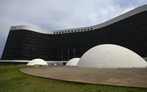 A prestação de contas, além de ser uma exigência legal, é uma prática que reforça o compromisso de partidos, candidatas e candidatos com a transparência e com o respeito às normas eleitorais Foto: (Marcelo Camargo/Agência Brasil)