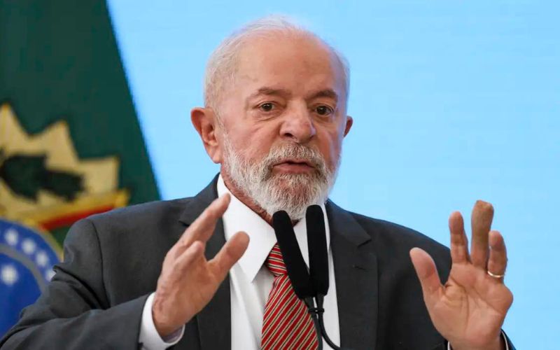 Lula reitera que não fará ajuste que possa prejudicar pessoas mais pobres e cita banqueiros