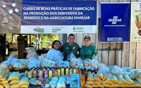 Agricultores familiares de Itacoatiara participam do 'Dia de Campo da Mandioca'