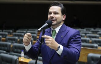 Alberto Neto alerta sobre texto da reforma tributária