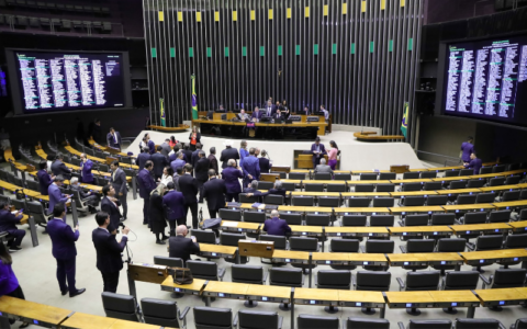 Deputados discutem reforma tributária, o texto deve ser votado nesta quarta-feira (10)