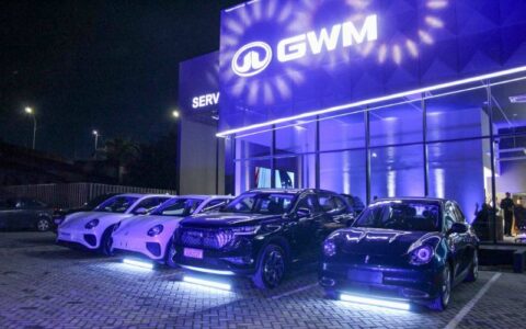 Sedecti destaca novos investimentos em inauguração de concessionária de carros elétricos e híbridos em Manaus