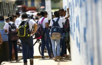 Escolas têm obrigação de combater discriminações, decide STF