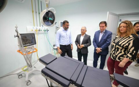 Wilson Lima reinaugura centro cirúrgico da Fundação Alfredo da Mata