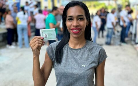 Detran-AM certifica participantes do curso de Direção Defensiva e entrega CNHs Social