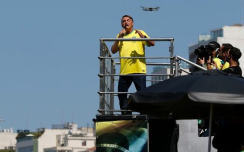 Defesa diz que Bolsonaro não tinha ingerência sobre joias recebidas