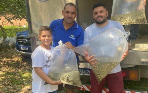 Governo do Amazonas investe na piscicultura com entrega de 100 mil alevinos